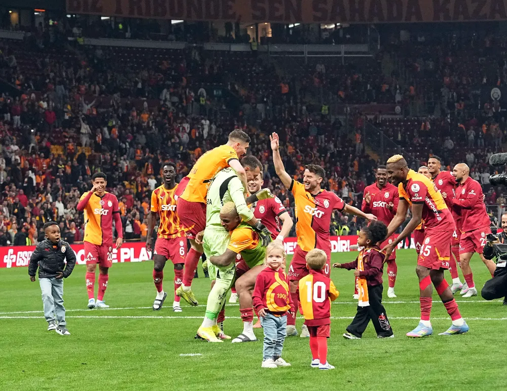 Fenerbahçe yenildi,  Galatasaray hesap  yapmaya başlandı  